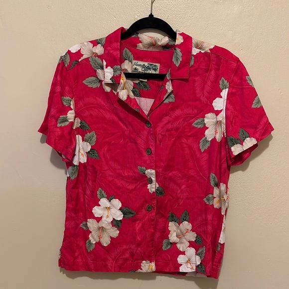 SOLD ❌Hilo Hattie Red Fitted Button Down Shirt - Picture 1 of 2